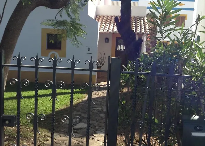 Holiday home With Garden And Pool *