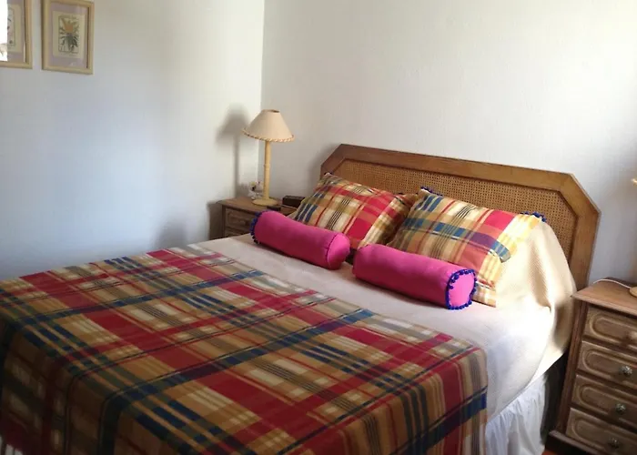 With Garden And Pool Vakantiehuis Conceição